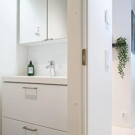 Apartment Spacious And Cozy, Well Equipped, 2 Bedroom In Great Location