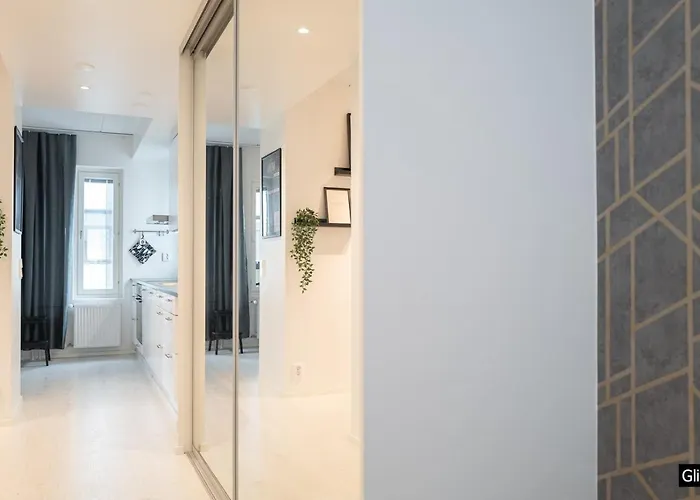 Spacious And Cozy, Well Equipped, 2 Bedroom In Great Location Lägenhet *